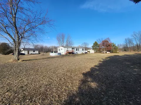 1760 N Comstock Ave, Hesperia, MI 49421