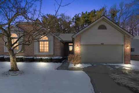 302 Texknoll Dr, Brighton, MI 48116