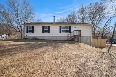 33655 56th Ave, Paw Paw, MI 49079