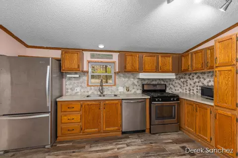 1872 E Shane Dr, Bitely, MI 49309 photo 9