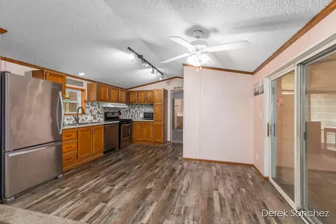 1872 E Shane Dr, Bitely, MI 49309 photo 8