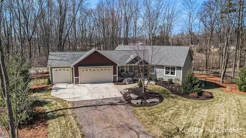 7330 Tyler St, Hudsonville, MI 49426