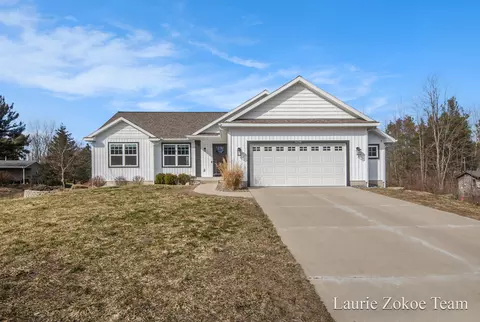 5296 Fillmore St, Allendale, MI 49401