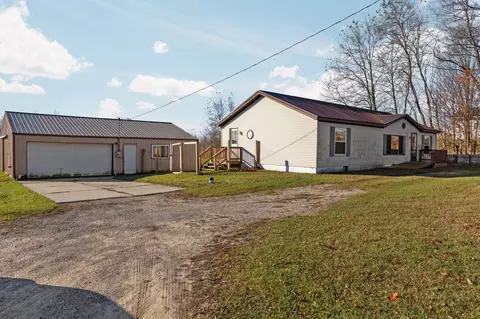 11871 E Us Highway 10, Reed City, MI 49677