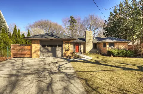 215 Monroe St, Saline, MI 48176