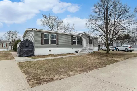9008 Brickersville Dr, West Olive, MI 49460