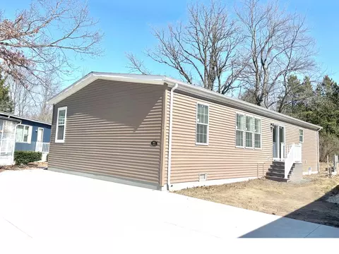 221 Circle Dr #221, Sparta, MI 49345