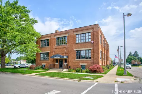 633 Elliott Ave #11, Grand Haven, MI 49417