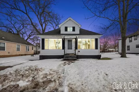 2032 Hoyt St, Muskegon, MI 49444