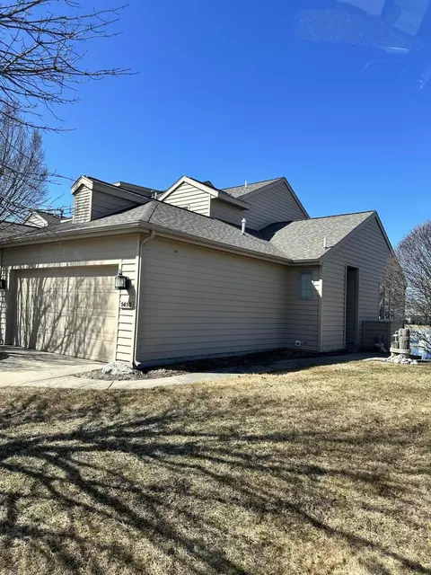 1410 E Harbour Towne Cir # 12, Muskegon, MI 49441
