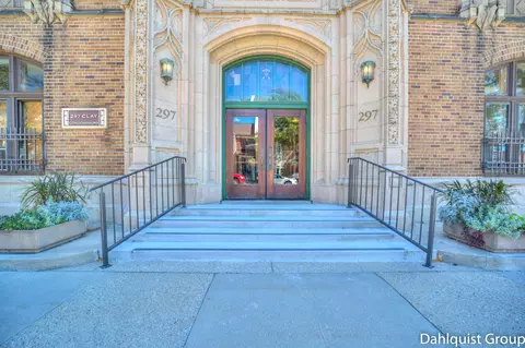 297 W Clay Ave #205, Muskegon, MI 49440