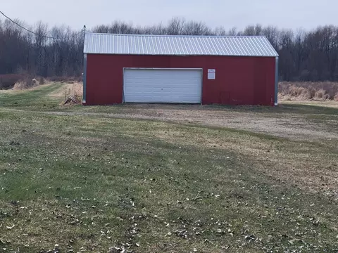 72 Nd St, Covert, MI 49043