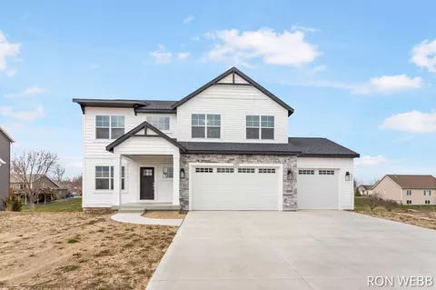 9453 Fields Dr, Zeeland, MI 49464