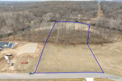 Benzel Ct, Hastings, MI 49058