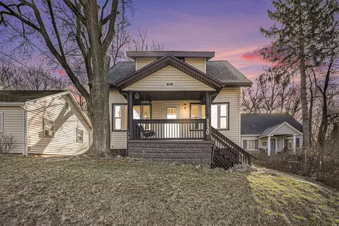 1120 Emerald Ave NE, Grand Rapids, MI 49503