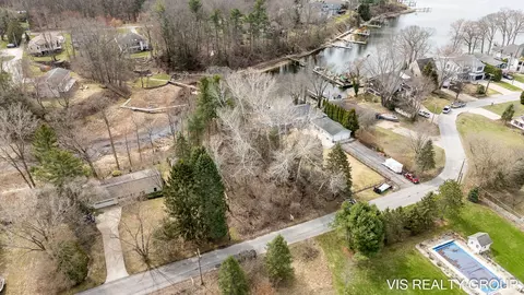 Vl Willows, Spring Lake, MI 49456 photo 2
