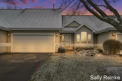 3014 Windcrest Way NE, Grand Rapids, MI 49525