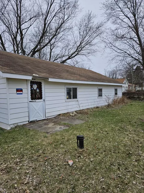 25684 67th St, Dowagiac, MI 49047