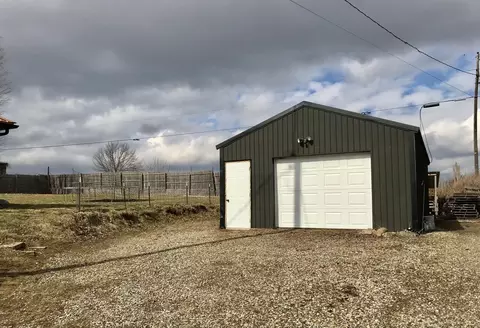 12040 Harder Rd, Three Rivers, MI 49093 photo 2