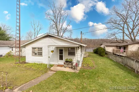 11258 Riverside Dr, White Pigeon, MI 49099