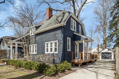 37 Fairwood Blvd, Pleasant Ridge, MI 48069