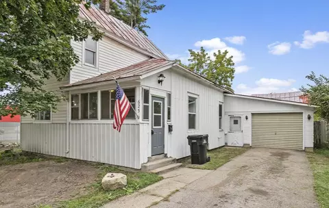 625 Tupper Lake St, Lake Odessa, MI 48849