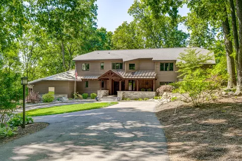 5247 Hickory Hill Ln, Kalamazoo, MI 49009