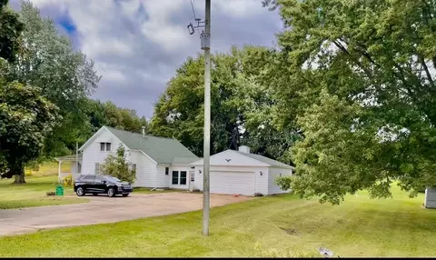 10491 Newcosta Ave, Paris, MI 49338