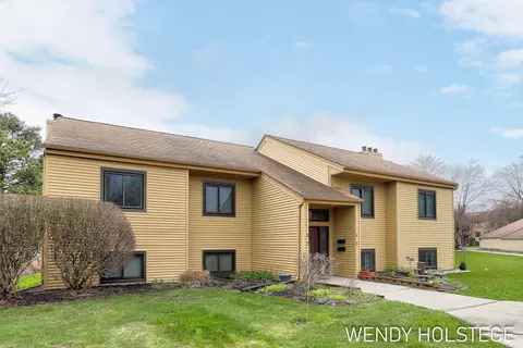 300 Farington Blvd #41, Holland, MI 49423