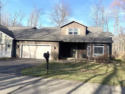 9384 The Woodlands Trl #15, Portage, MI 49002