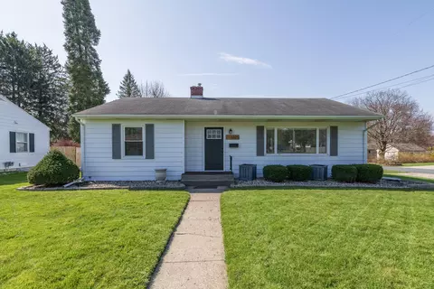 3325 Cranbrook Ave, Kalamazoo, MI 49006