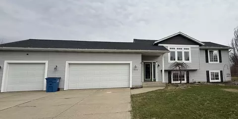 7522 Bostwick Lake View Dr, Rockford, MI 49341