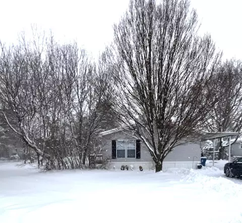3558 Windsor Woods Dr, Wayland, MI 49348