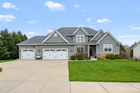 7767 Port Hope Dr, Kalamazoo, MI 49009
