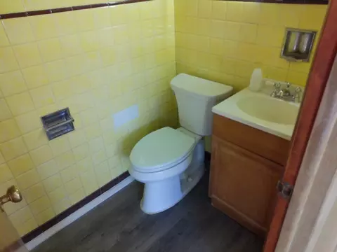 802 Oakridge Dr, Jackson, MI 49203 photo 6