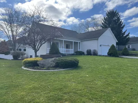 5420 Sand Dune Ct, Wyoming, MI 49418
