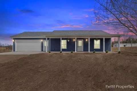 2855 E Sessions Rd, Sheridan, MI 48884