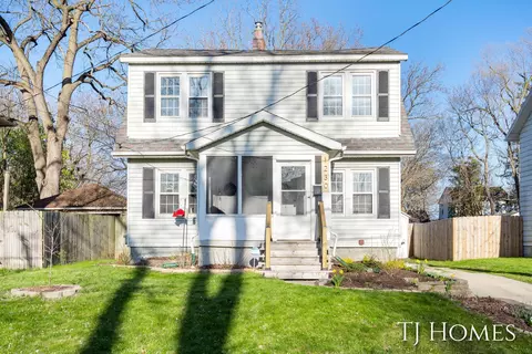 1230 Edith Ave NE, Grand Rapids, MI 49505