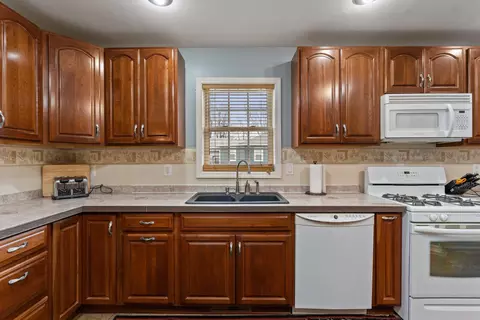 Kitchen - 22301 Forest Ave, Cassopolis, MI 49031 photo 1 of 5