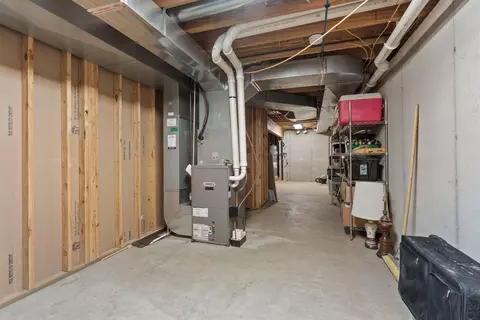 Entry Way - 22301 Forest Ave, Cassopolis, MI 49031 photo 2 of 2