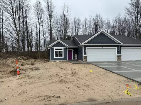 114 Creek Dr, Hart, MI 49420