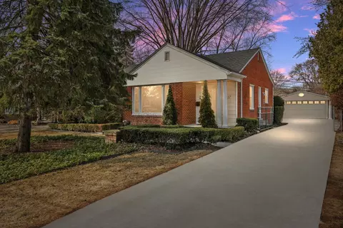 3217 Shenandoah Dr, Royal Oak, MI 48073