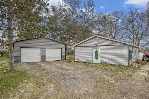 33290 Oak Leaf Trl, Colon, MI 49040
