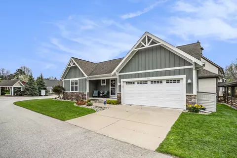 111 Lillybells Ct, Spring Lake, MI 49456