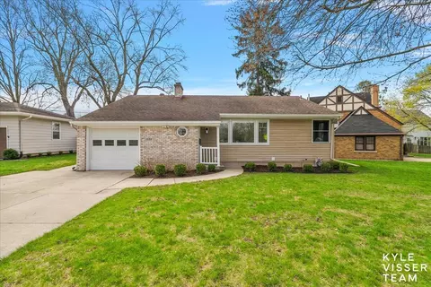 2506 Berwyck Rd SE, East Grand Rapids, MI 49506