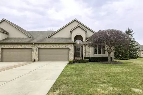 52817 Hunters Pte Ct, Macomb, MI 48042