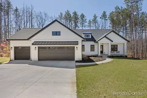 13456 Windy Craig Dr, Gowen, MI 49326
