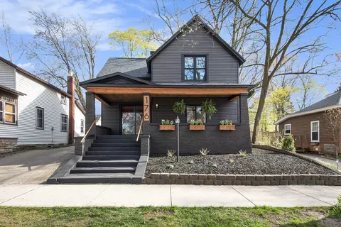 176 W 10th St, Holland, MI 49423