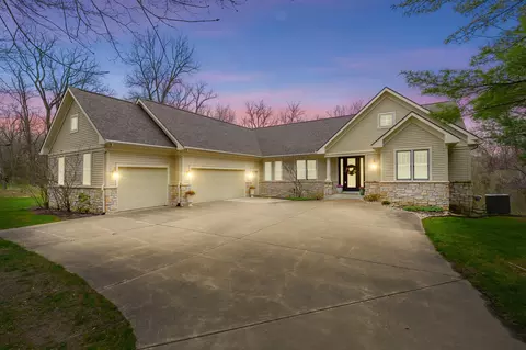 6229 E Bay Ln, Richland, MI 49083