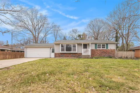 1423 W Norton Ave, Norton Shores, MI 49441